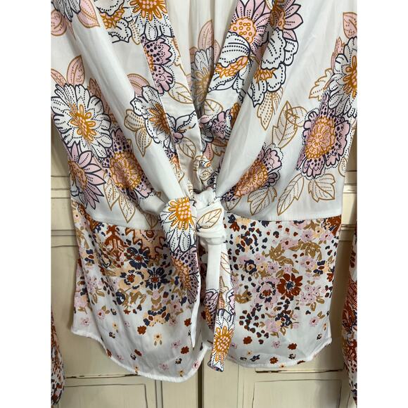 Free People size XS Run Free top blouse shirt ties in front of - Picture 3 of 5